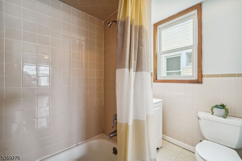 Newark City, NJ 07105,410 E Kinney St