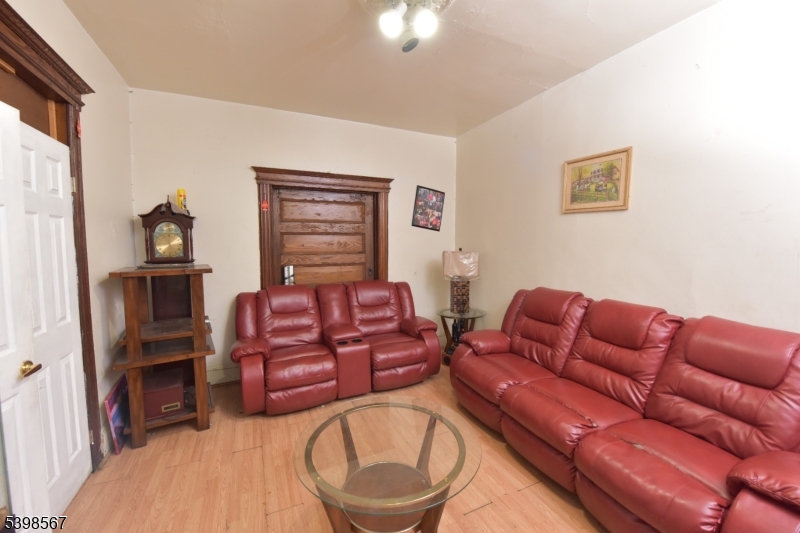 Jersey City, NJ 07304,240 Clinton Ave