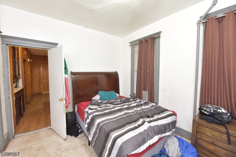 Jersey City, NJ 07304,240 Clinton Ave