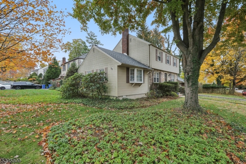 Tenafly Boro, NJ 07670,52 Surrey Ln