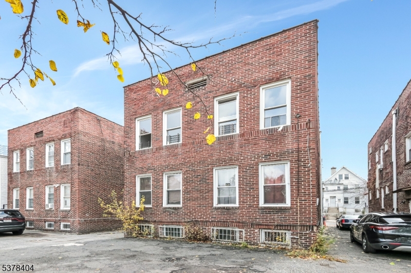 Newark City, NJ 07103,407 S 15Th St