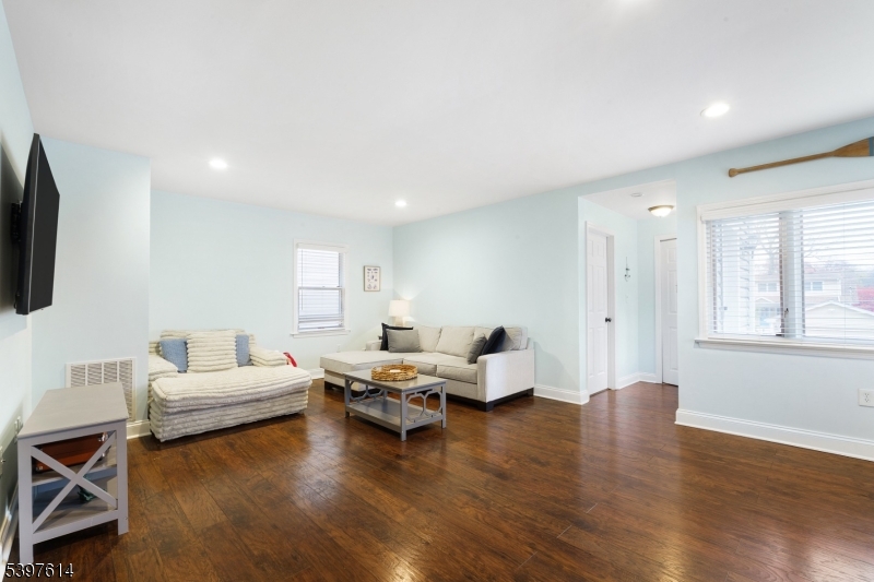 Denville Twp., NJ 07834,27 SHAWNEE TRAIL