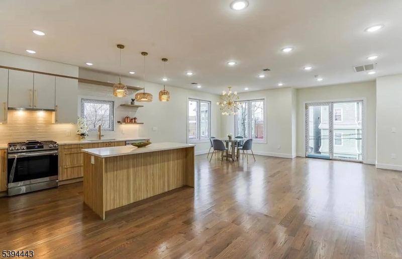 Irvington Twp., NJ 07111,210 22Nd St #1