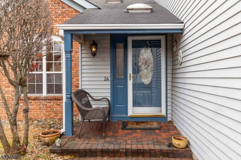 Franklin Twp., NJ 08873,24 Alton Dr