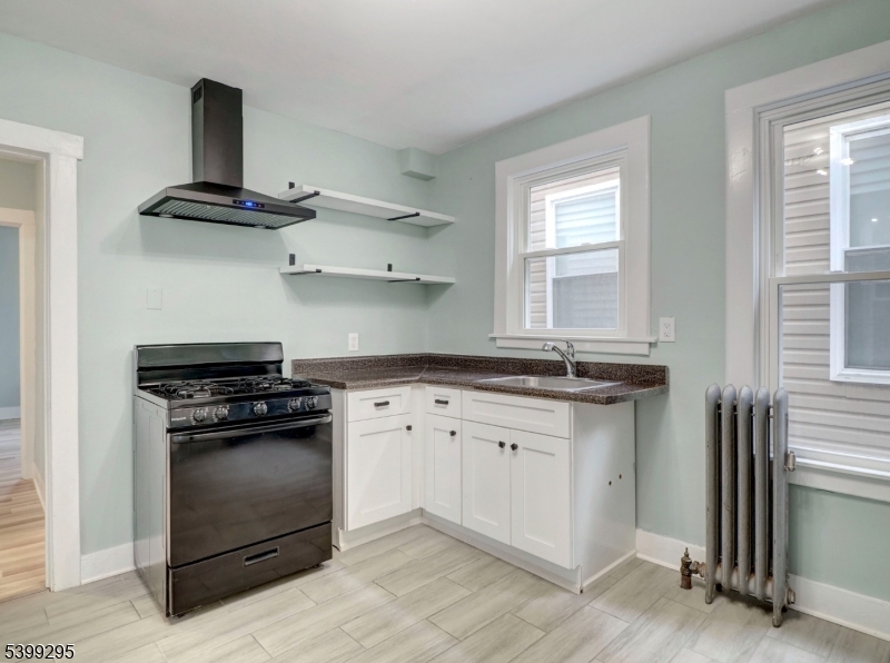 East Orange City, NJ 07018,258 Amherst St #2