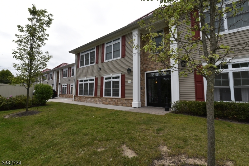195 W Scott Ave #205, Rahway City, NJ 07065