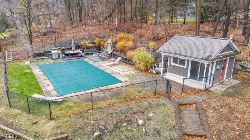 Franklin Lakes Boro, NJ 07417,390 Mountain Ave