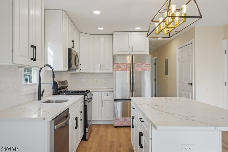 Summit City, NJ 07901,11 Washington Ave #2