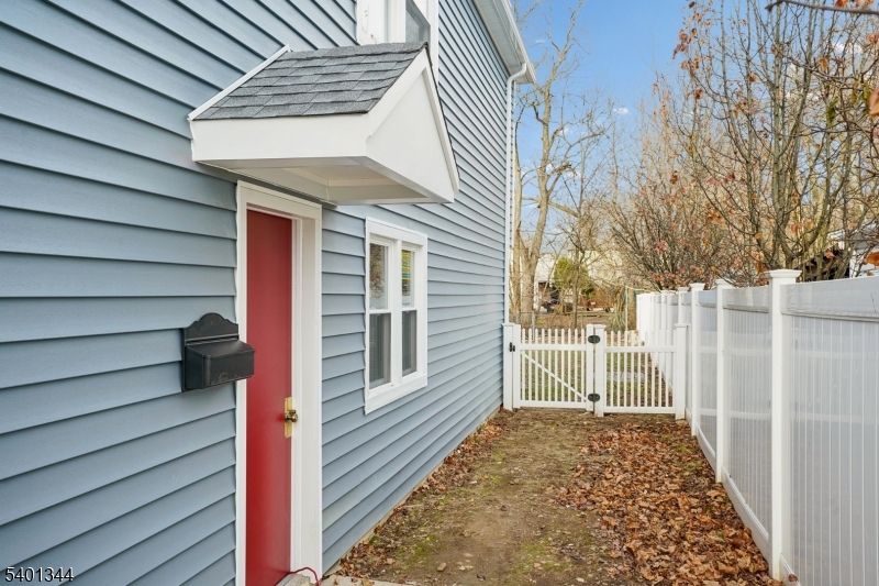 Summit City, NJ 07901,11 Washington Ave #2