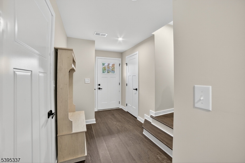 Hackettstown Town, NJ 07840,9 Saw Mill Cir