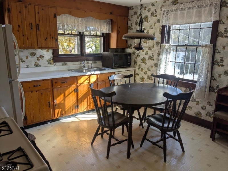 Hampton Boro, NJ 08827,182 State Route 31