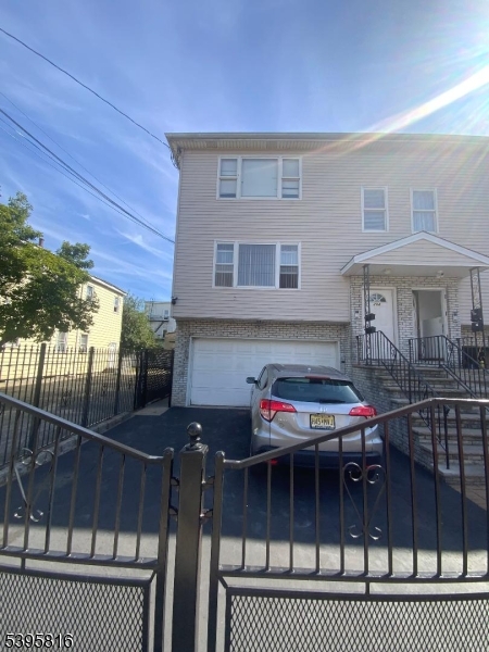 Elizabeth City, NJ 07206,208 Erie St