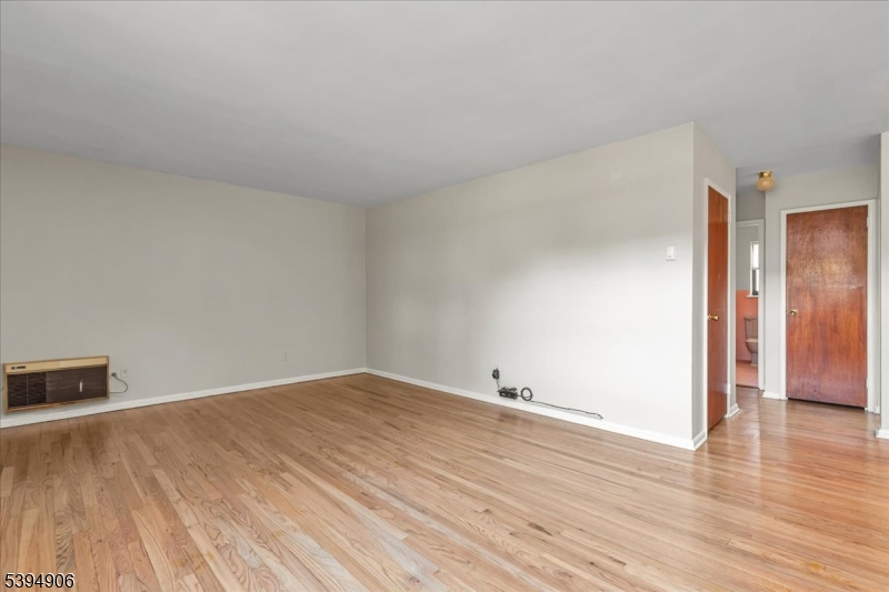 Westfield Town, NJ 07090,58B Sandra Circle #1