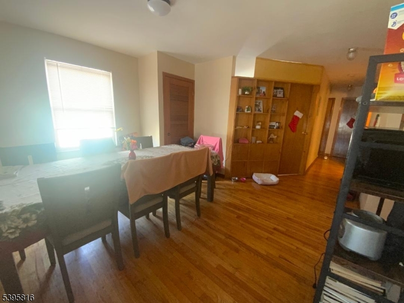 Elizabeth City, NJ 07206,208 Erie St