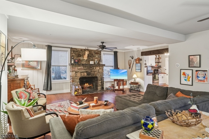 Stillwater Twp., NJ 07860,916 E End Rd