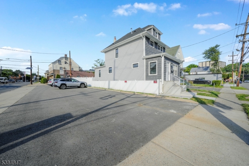 Hackensack City, NJ 07601,100 Kansas St #2