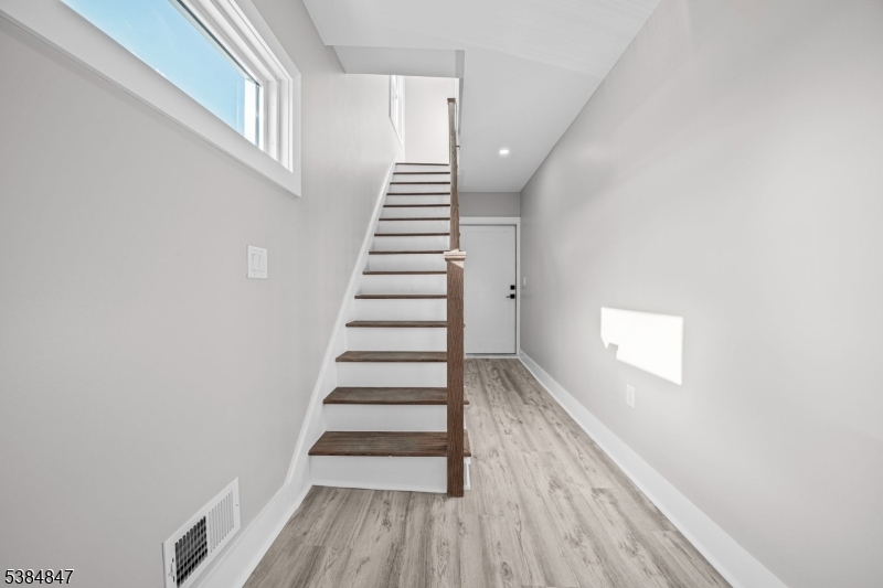 Hackensack City, NJ 07601,100 Kansas St #2