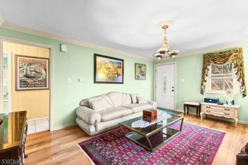 North Caldwell Boro, NJ 07006,357 Central Ave