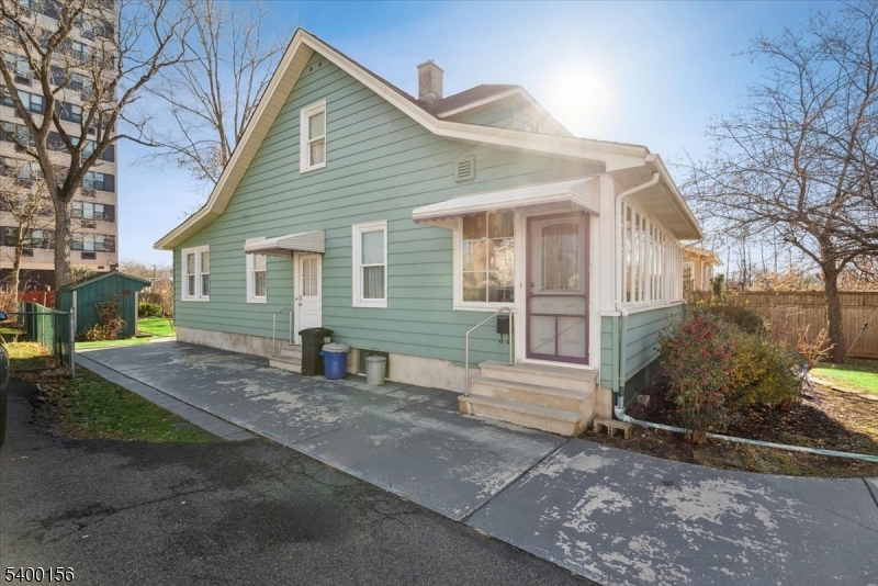 Somerville Boro, NJ 08876,20 Camman Pl