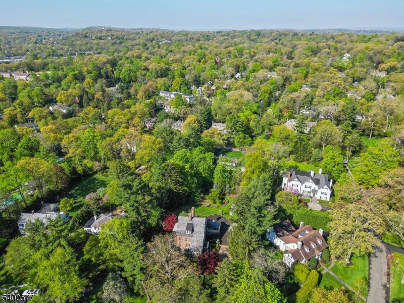 Millburn Twp., NJ 07078,18 Chestnut Pl