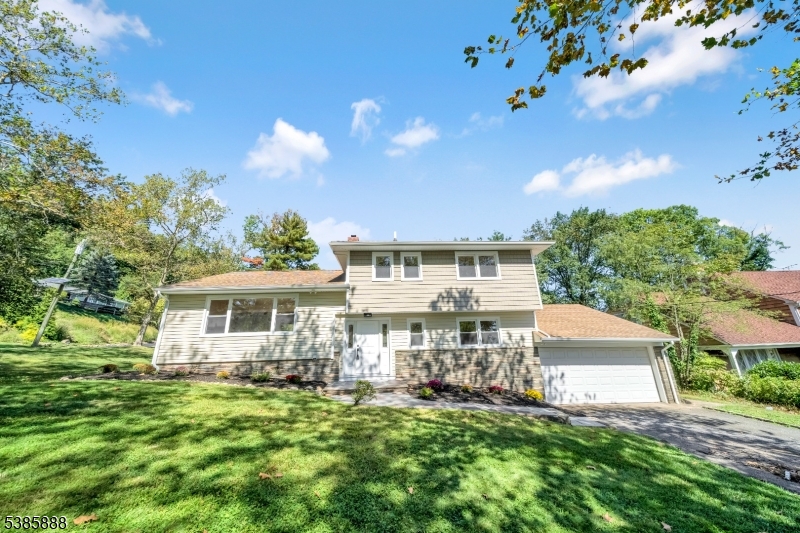 368 Cherry Hill Rd, Mountainside Boro, NJ 07092
