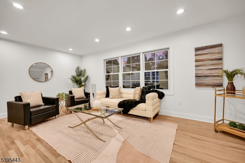 Chatham Boro, NJ 07928,5 Woodland Rd