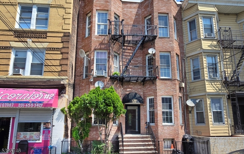 Union City, NJ 07087,130 45Th St #3