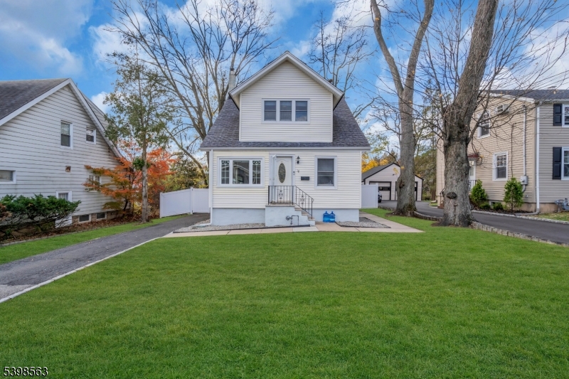 18 Belle Terre Rd, West Orange Twp., NJ 07052