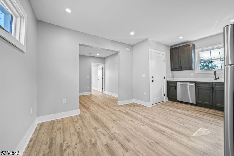 Hackensack City, NJ 07601,100 Kansas St #1