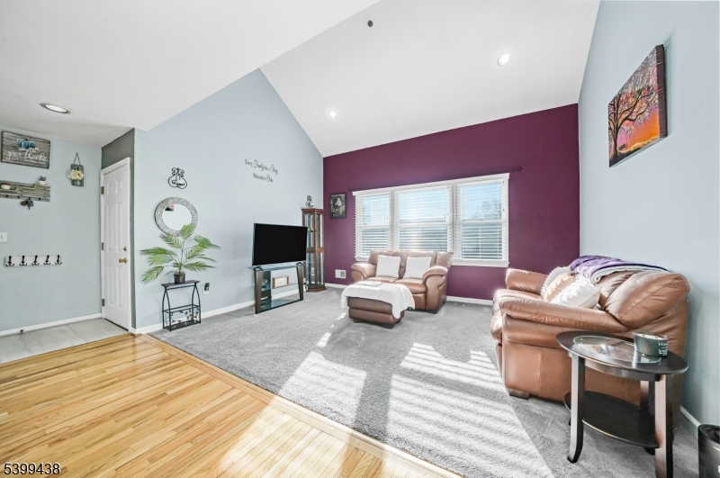 Hawthorne Boro, NJ 07506,45 Royal Ave #46