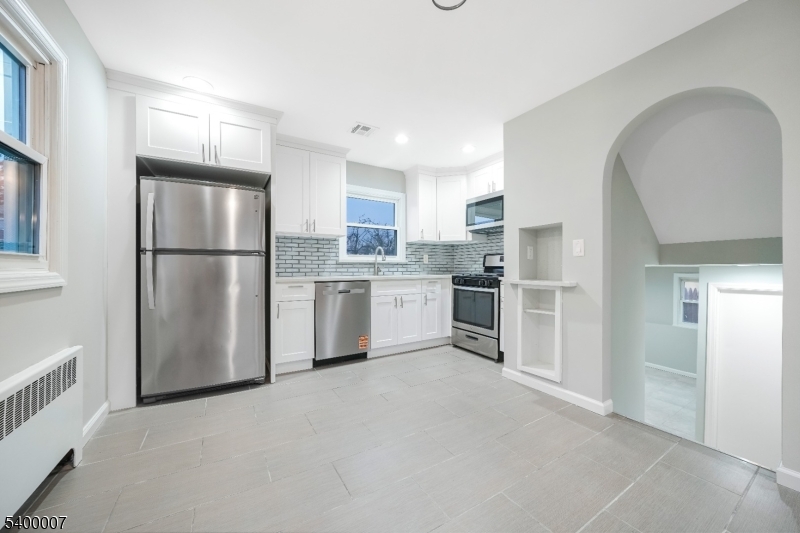 Linden City, NJ 07036,731 Essex Ave