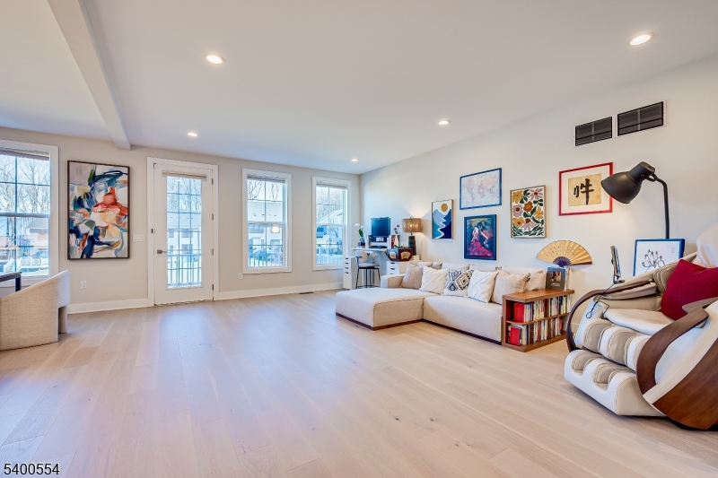 Denville Twp., NJ 07834,11 Swenson St