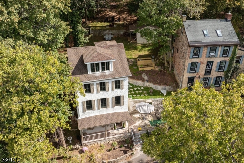 12 Weeden St, Lambertville City, NJ 08530