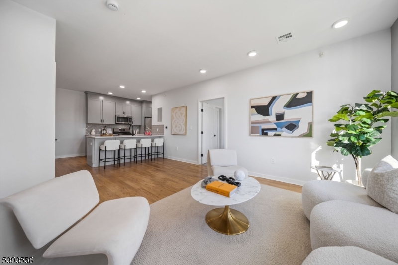 Bloomfield Twp., NJ 07003,37 Farrand St #402