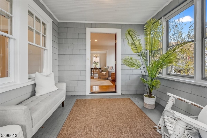 Montclair Twp., NJ 07043,6 Fernwood Pl