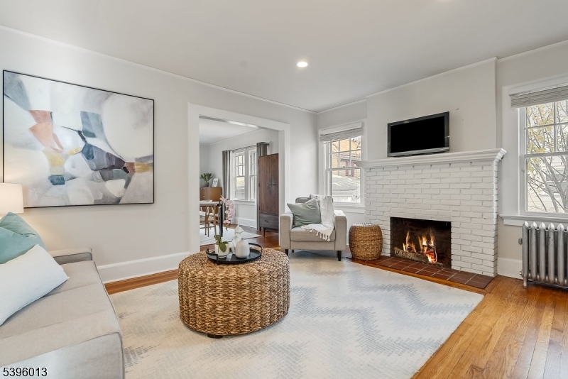 Montclair Twp., NJ 07043,6 Fernwood Pl