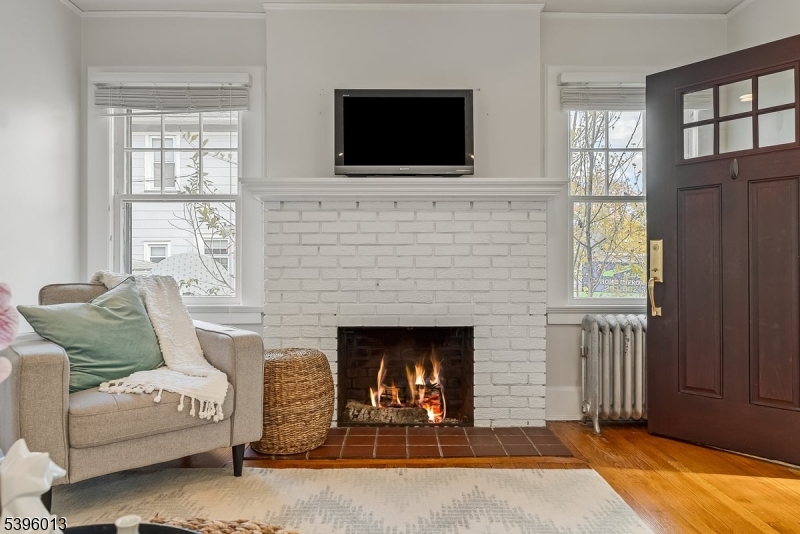 Montclair Twp., NJ 07043,6 Fernwood Pl