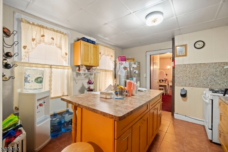 Elizabeth City, NJ 07201,478 Walnut St