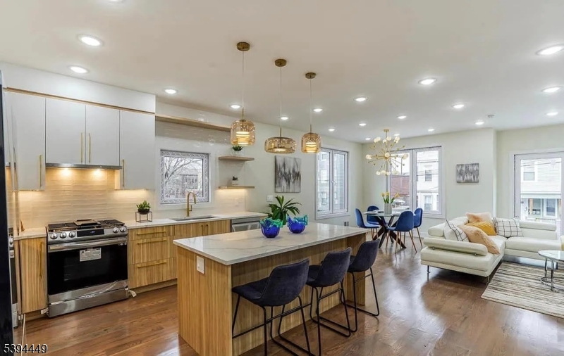 Irvington Twp., NJ 07111,376 21St St