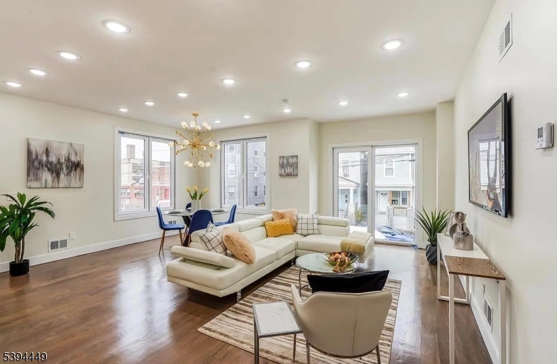 Irvington Twp., NJ 07111,376 21St St