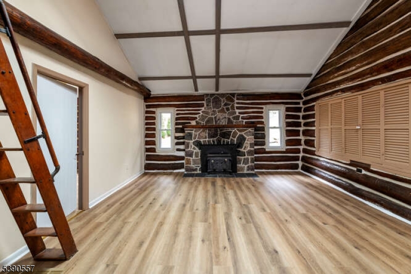 West Milford Twp., NJ 07480,15 Cliff Rd