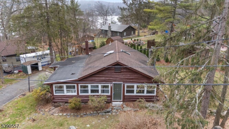 15 Cliff Rd, West Milford Twp., NJ 07480