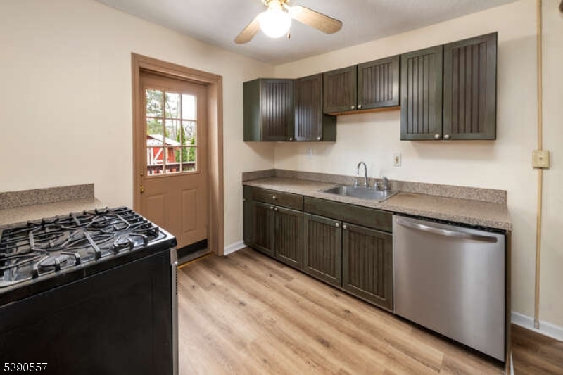 West Milford Twp., NJ 07480,15 Cliff Rd