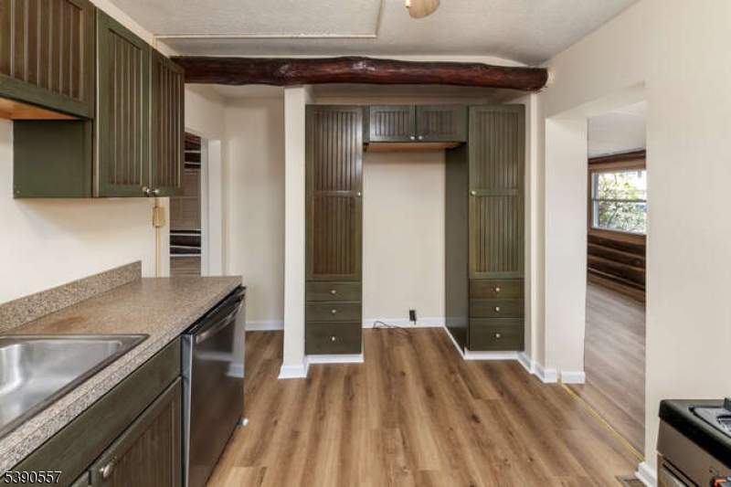 West Milford Twp., NJ 07480,15 Cliff Rd