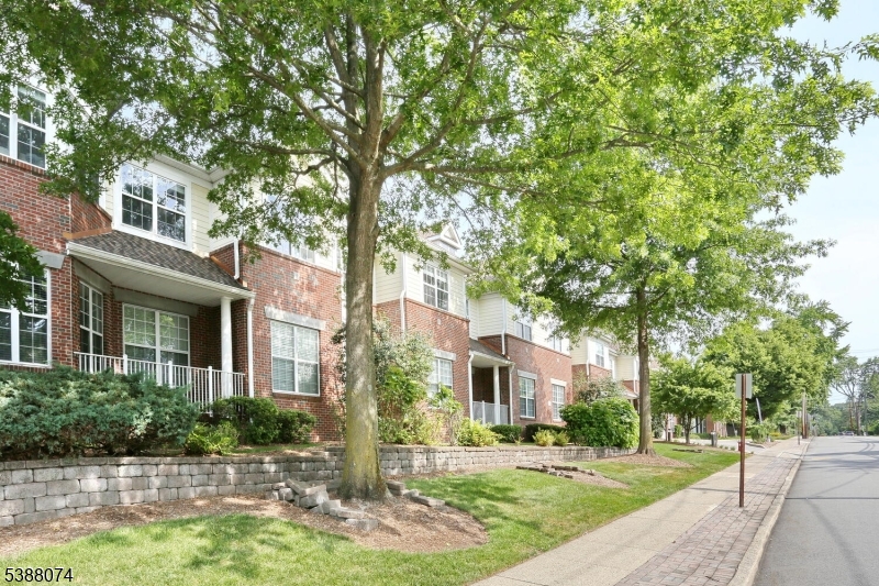 Midland Park Boro, NJ 07432,187 Paterson Avenue