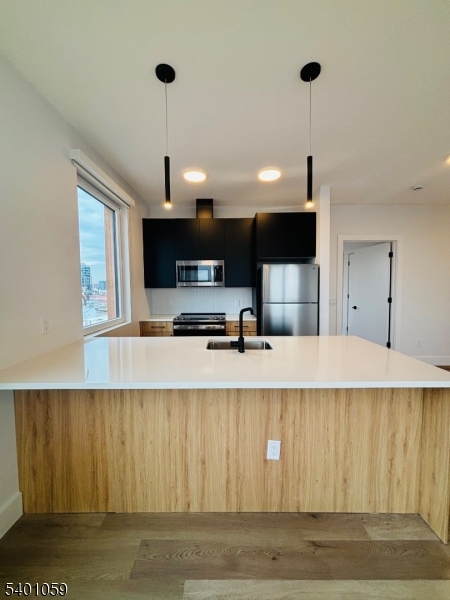 Newark City, NJ 07105,39 Madison St