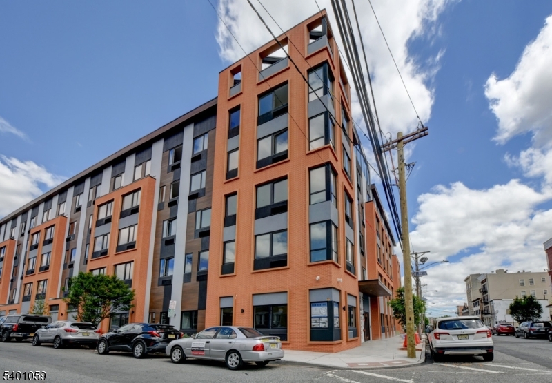 39 Madison St, Newark City, NJ 07105