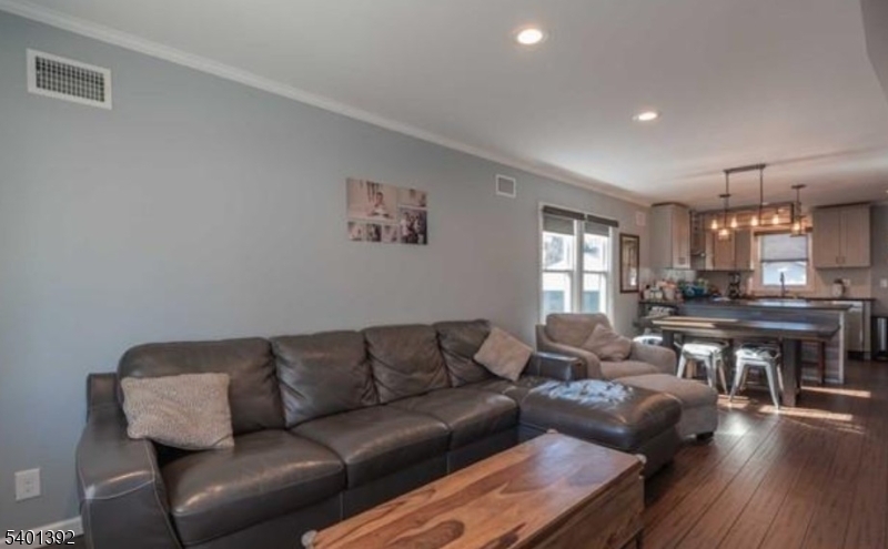 Fair Lawn Boro, NJ 07410,34 Heights Ave