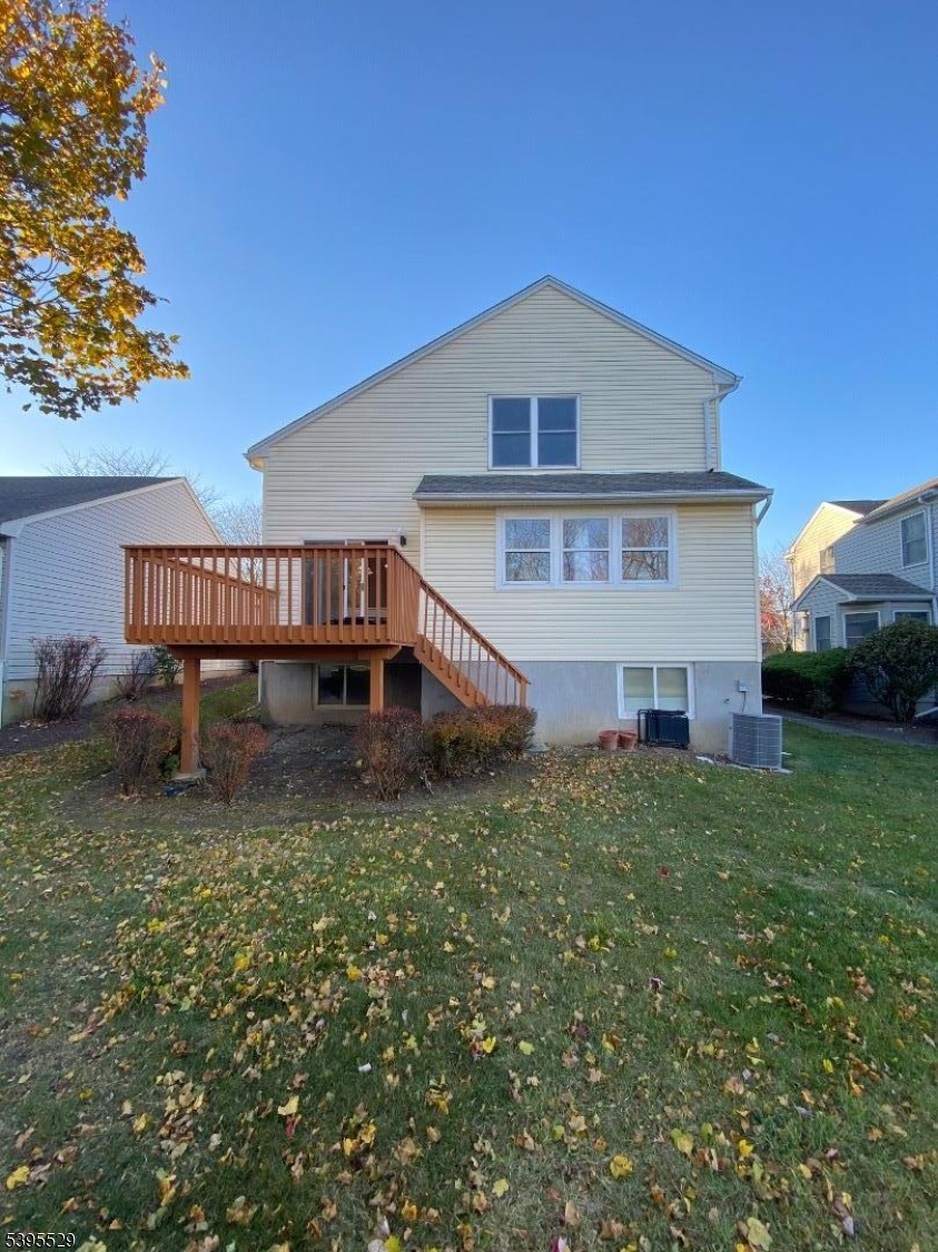 16 Mountain View Ct, Hardyston Twp., NJ 07419