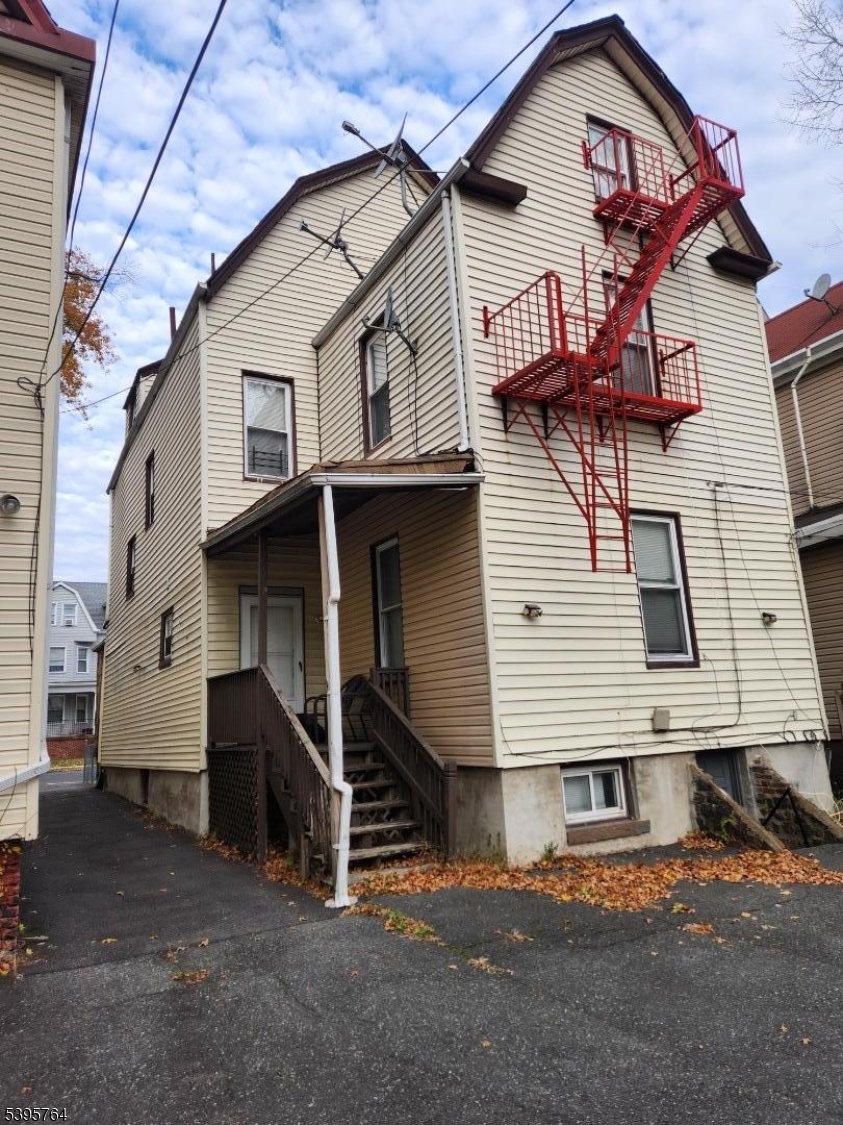 East Orange City, NJ 07017,168 Greenwood Ave